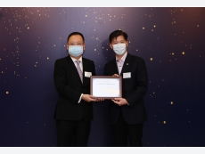 Presenting the Certificate of Appreciation