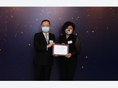 Presenting the Certificate of Appreciation