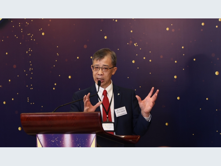 Ir Dr Alex Chan, BBS, the then Chairman of HKCAAVQ Council